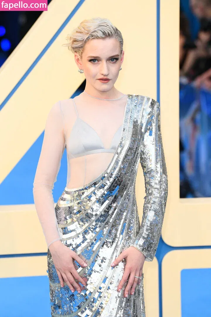 Julia Garner Onlyfans Photo Gallery 