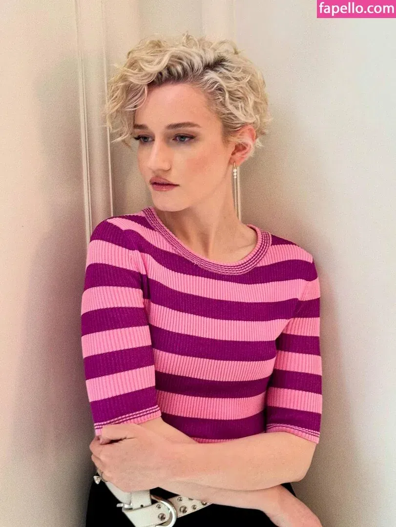 Julia Garner Onlyfans Photo Gallery 