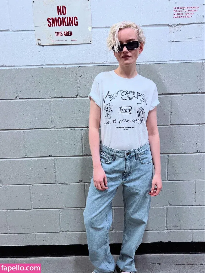 Julia Garner Onlyfans Photo Gallery 