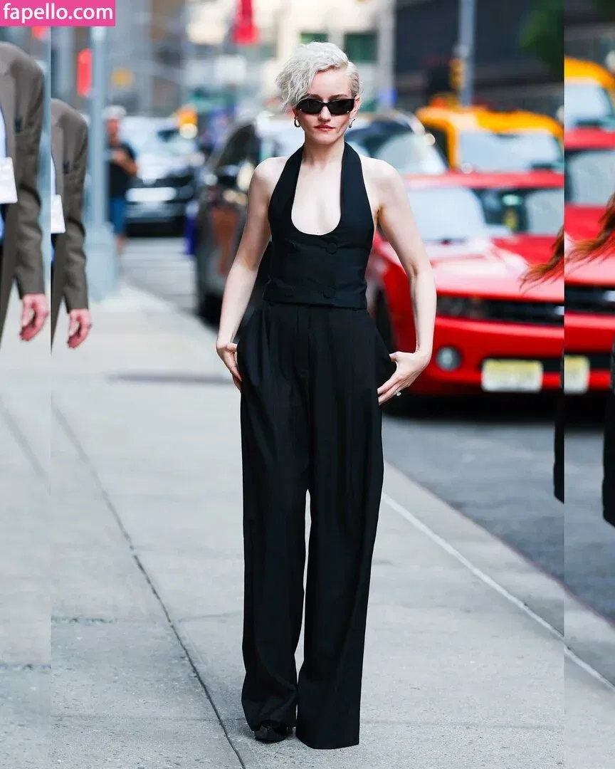 Julia Garner Onlyfans Photo Gallery 