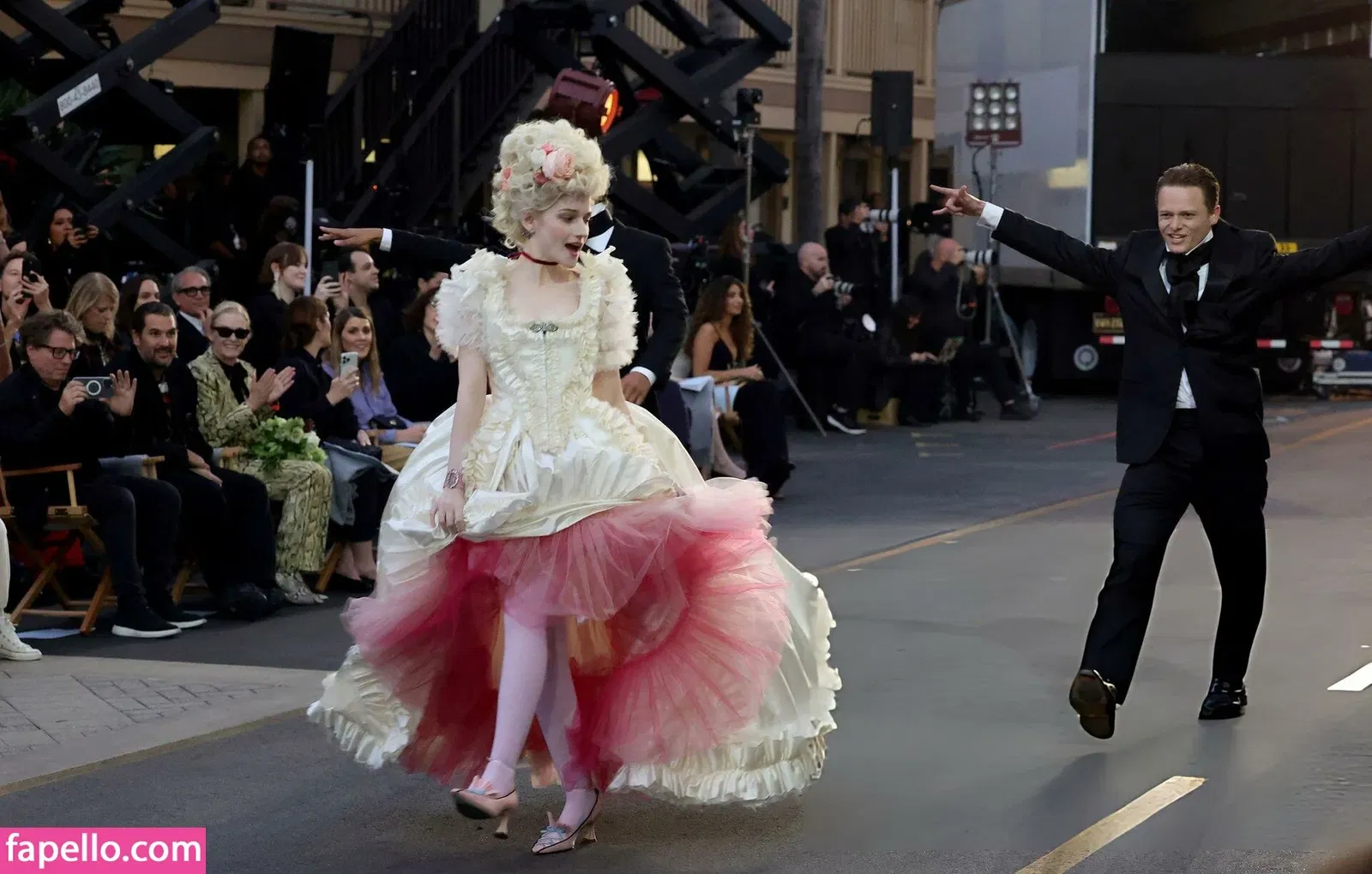 Julia Garner Onlyfans Photo Gallery 