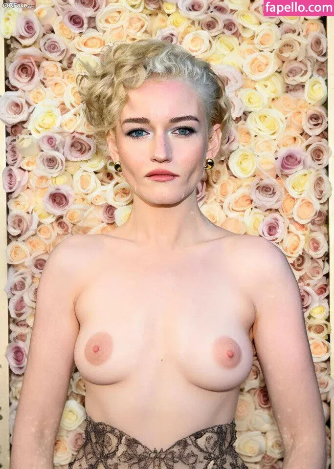 Julia Garner Onlyfans Photo Gallery 