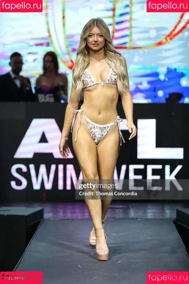 Shae Smolik Onlyfans Photo Gallery 
