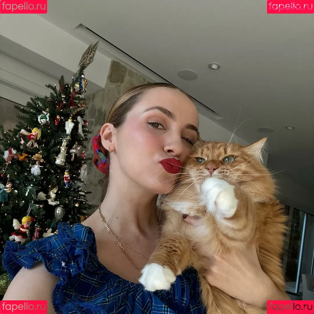 Maude Apatow Onlyfans Photo Gallery 