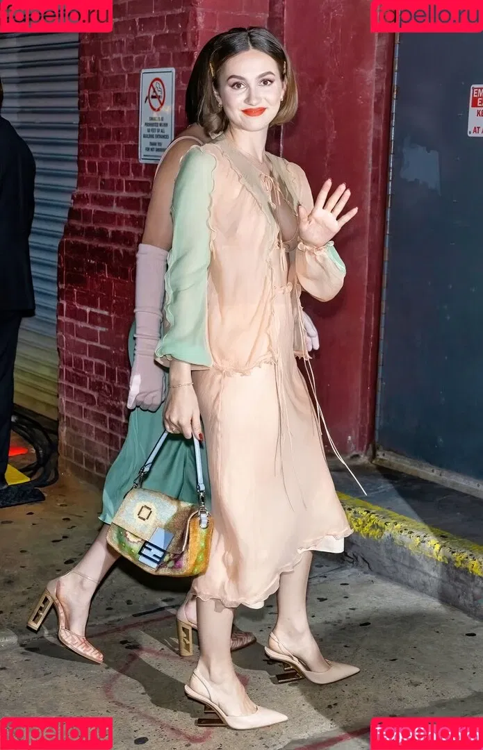Maude Apatow Onlyfans Photo Gallery 