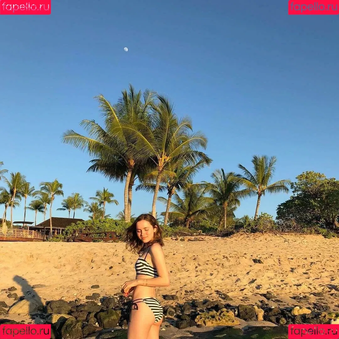 Maude Apatow Onlyfans Photo Gallery 