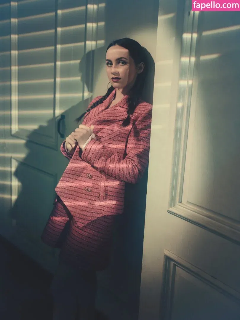 Maude Apatow Onlyfans Photo Gallery 