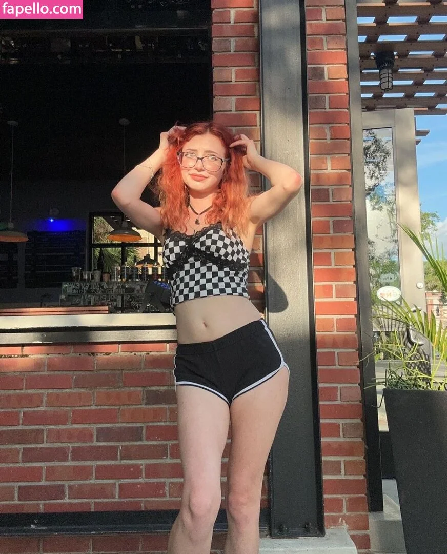 mari.m0nster Onlyfans Photo Gallery 