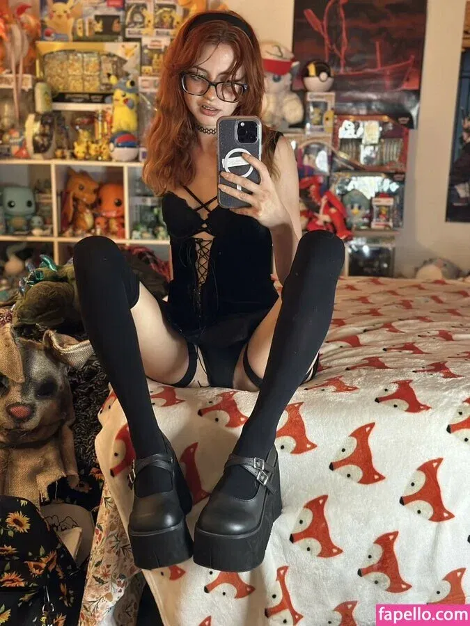 mari.m0nster Onlyfans Photo Gallery 