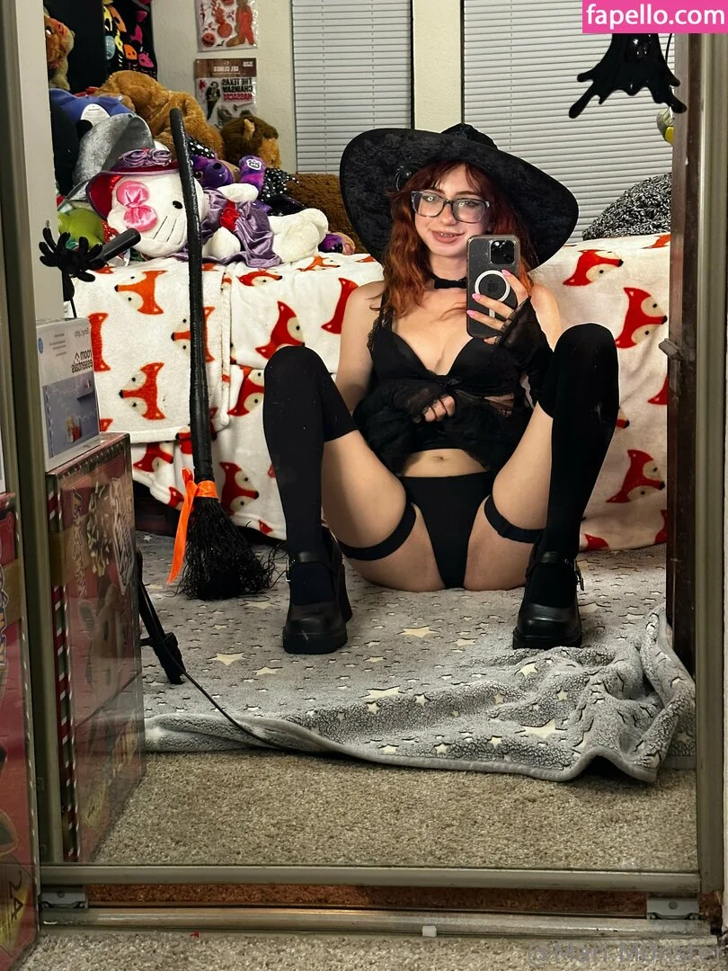 mari.m0nster Onlyfans Photo Gallery 