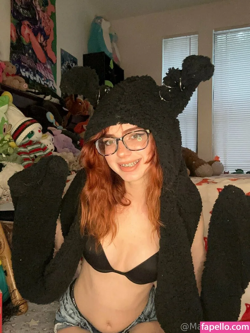 mari.m0nster Onlyfans Photo Gallery 