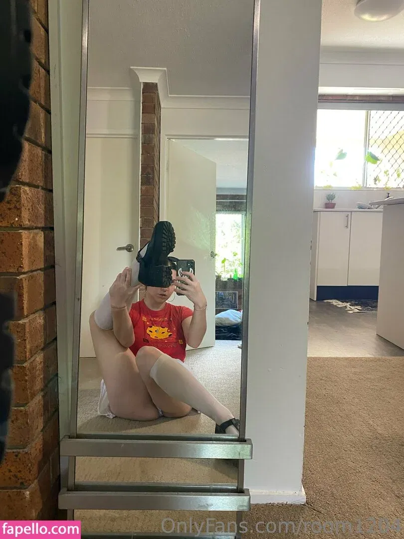 room1204 Onlyfans Photo Gallery 