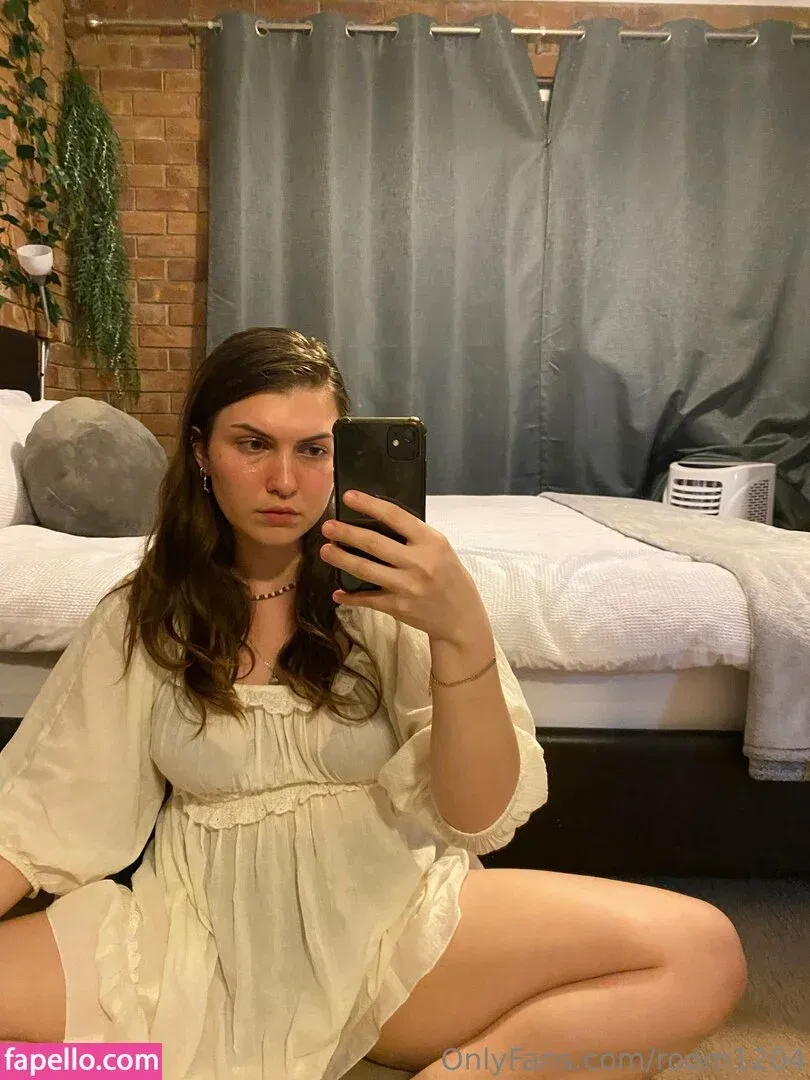 room1204 Onlyfans Photo Gallery 