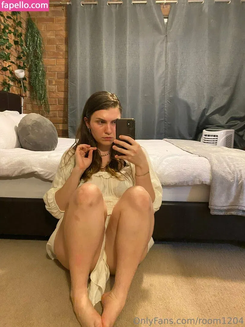 room1204 Onlyfans Photo Gallery 
