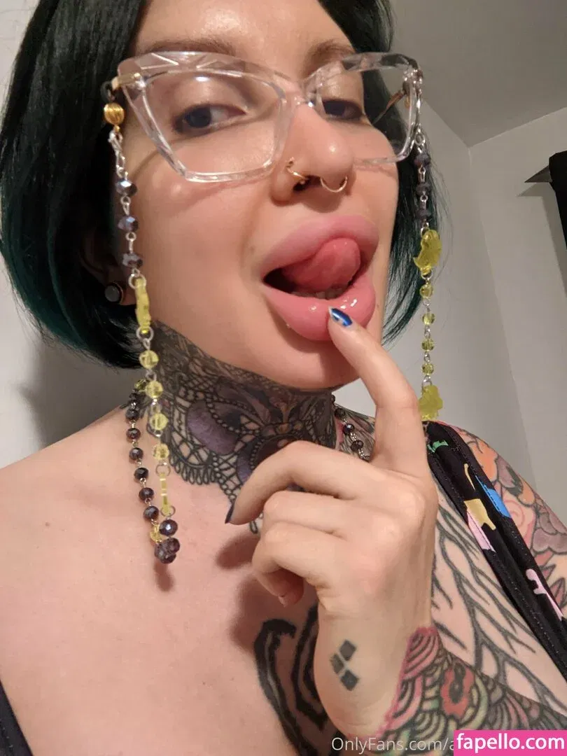 Ariane Saint Amour Onlyfans Photo Gallery 