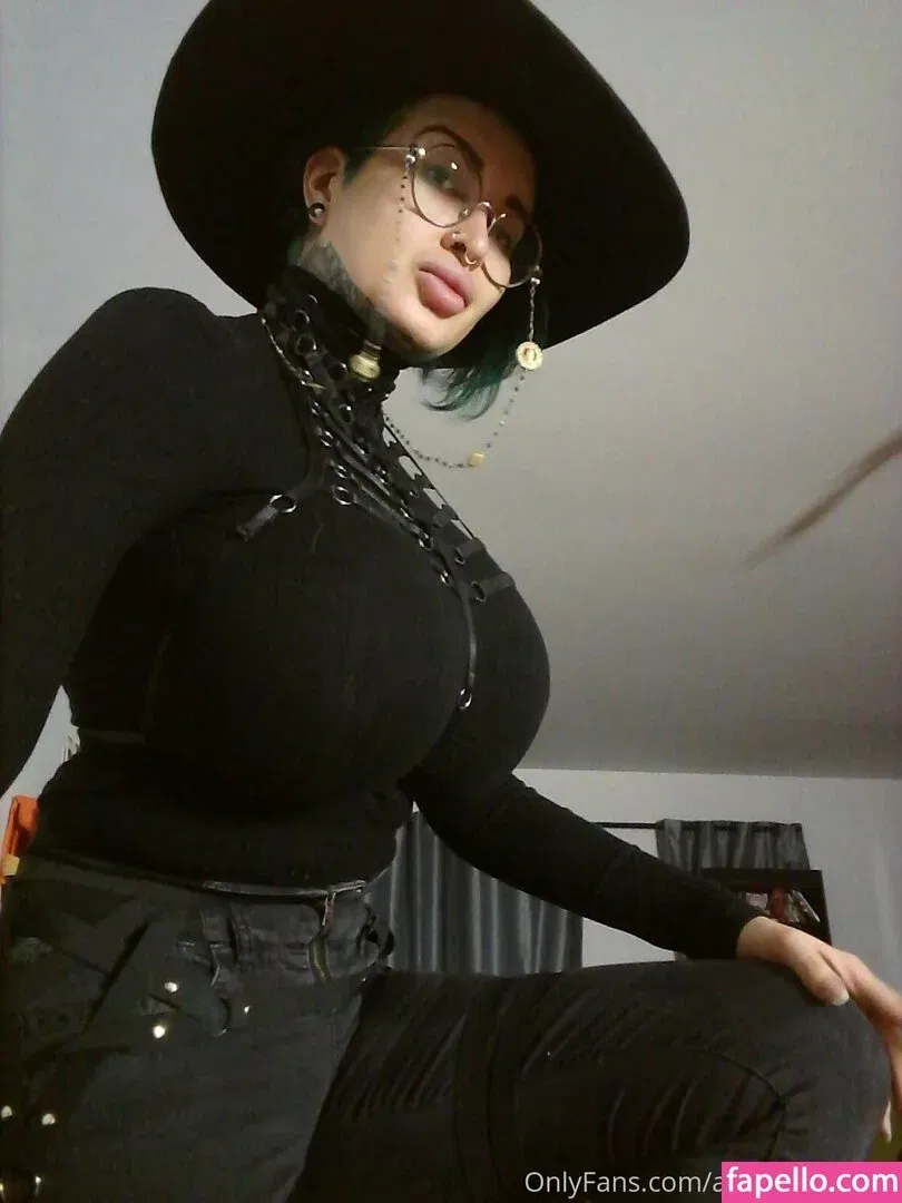 Ariane Saint Amour Onlyfans Photo Gallery 