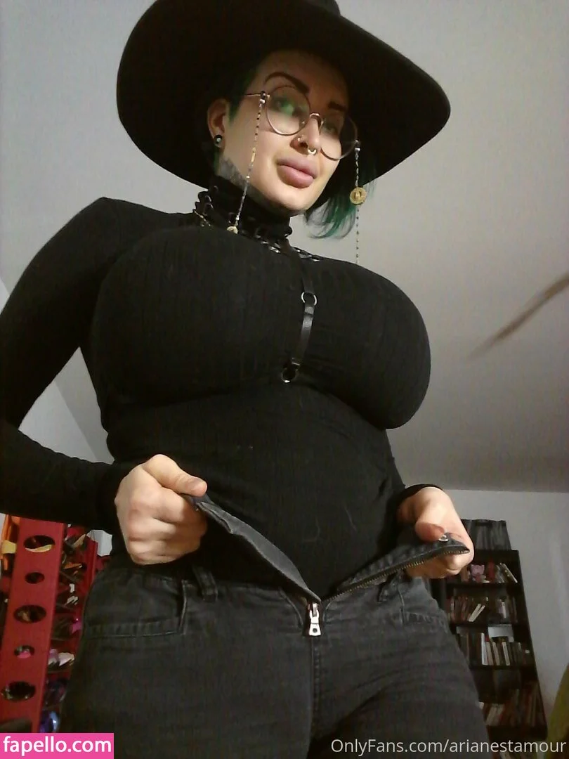 Ariane Saint Amour Onlyfans Photo Gallery 