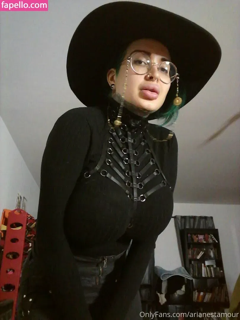 Ariane Saint Amour Onlyfans Photo Gallery 