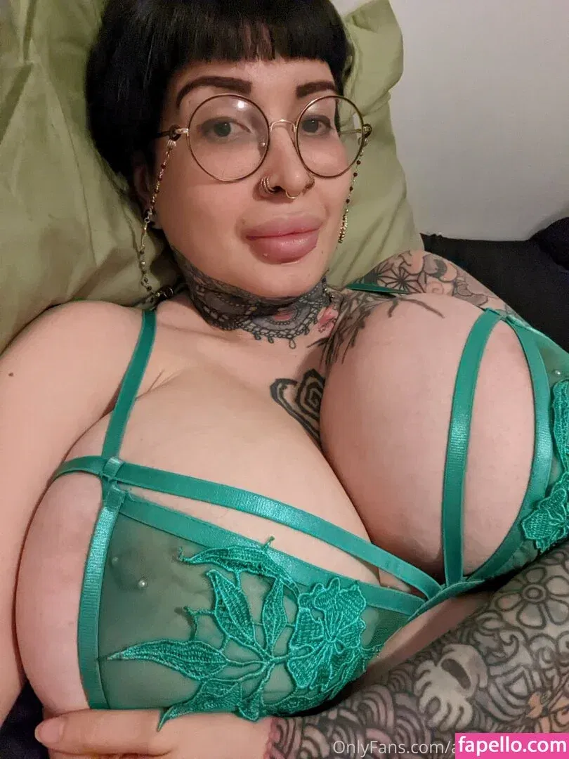 Ariane Saint Amour Onlyfans Photo Gallery 