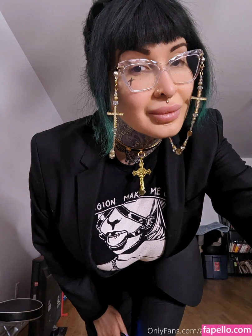 Ariane Saint Amour Onlyfans Photo Gallery 