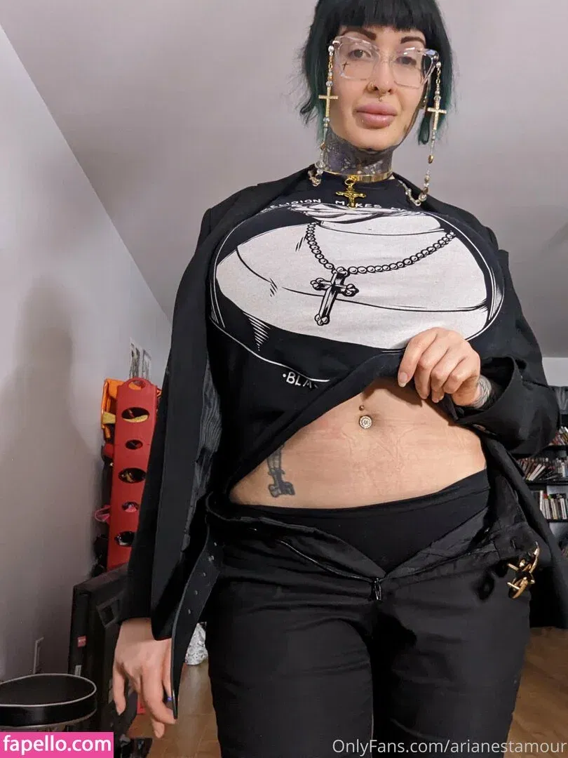 Ariane Saint Amour Onlyfans Photo Gallery 