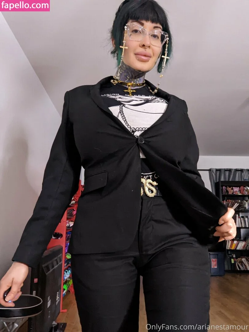 Ariane Saint Amour Onlyfans Photo Gallery 