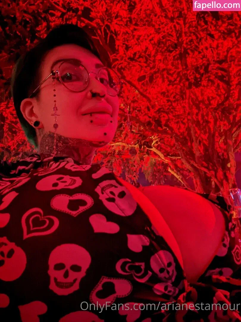 Ariane Saint Amour Onlyfans Photo Gallery 