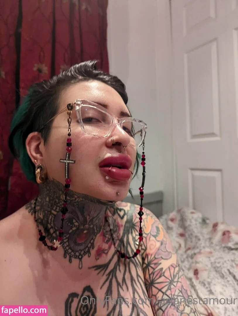 Ariane Saint Amour Onlyfans Photo Gallery 