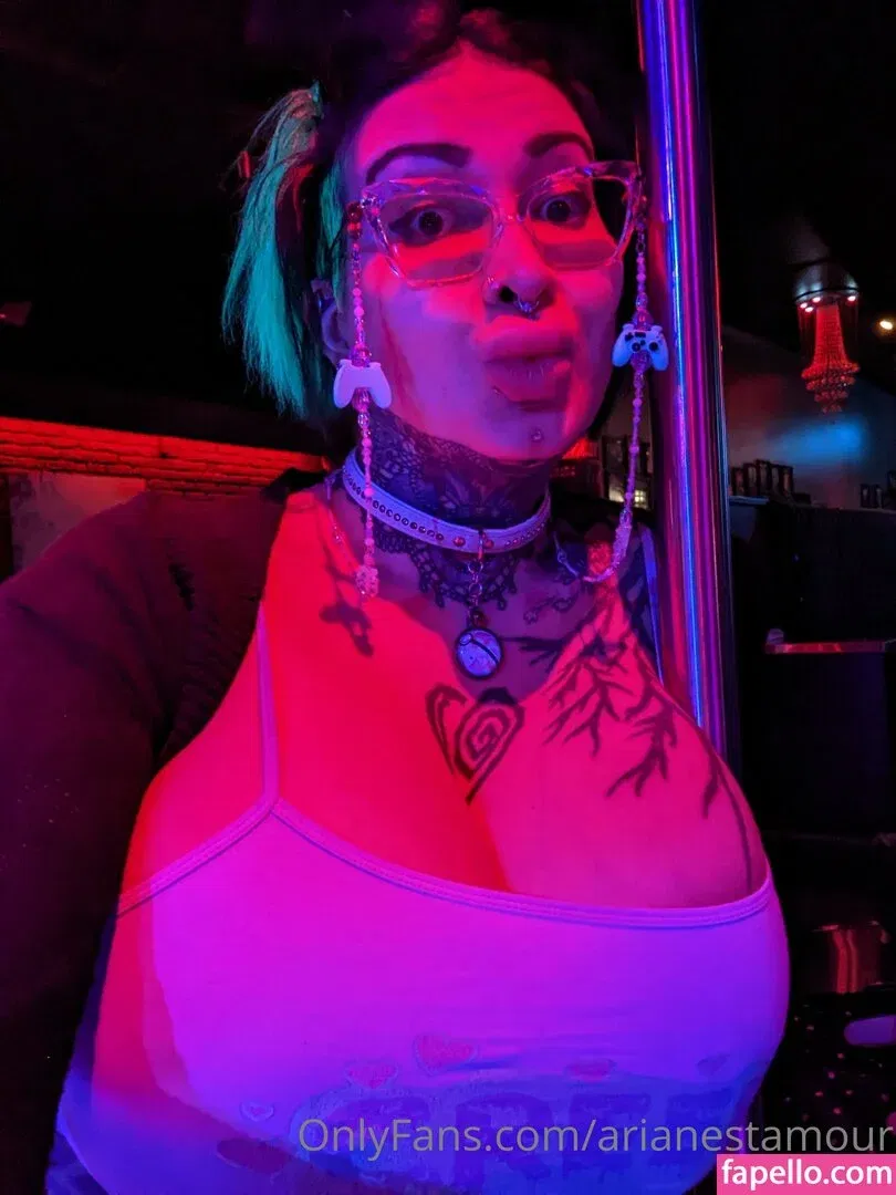 Ariane Saint Amour Onlyfans Photo Gallery 