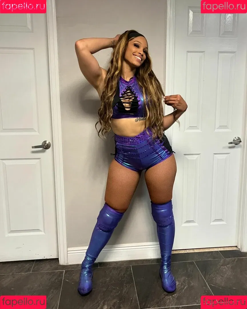 Kaci Lennox Onlyfans Photo Gallery 