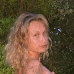 Kim.kn/eileenbaby777 Onlyfans Photo Gallery 