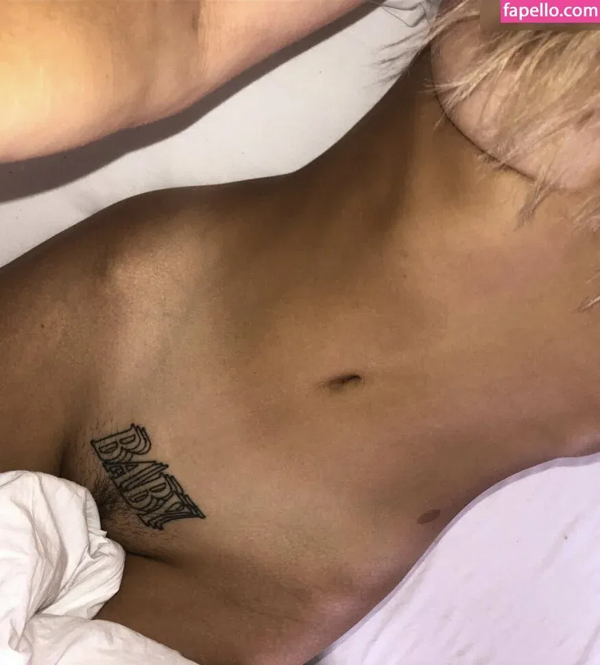 Kim.kn/eileenbaby777 Onlyfans Photo Gallery 