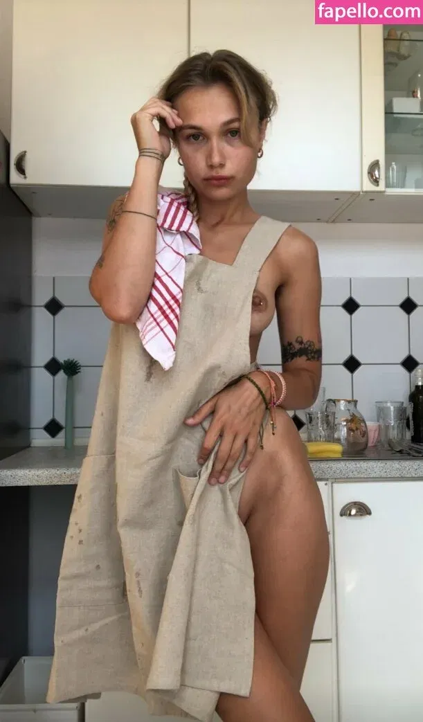 Kim.kn/eileenbaby777 Onlyfans Photo Gallery 