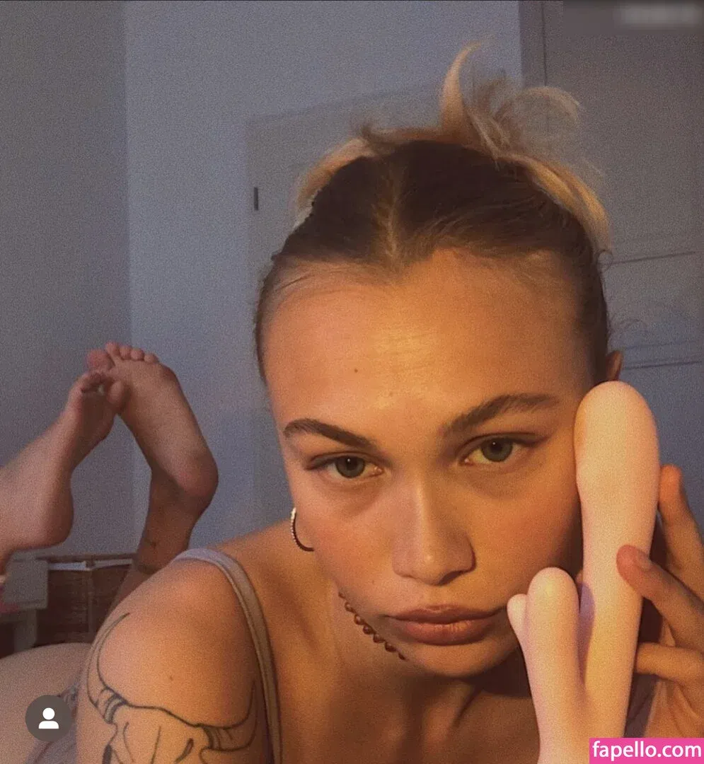 Kim.kn/eileenbaby777 Onlyfans Photo Gallery 