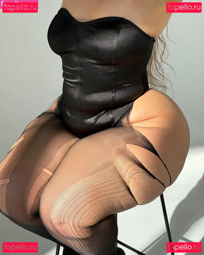 VenusRubens Onlyfans Photo Gallery 