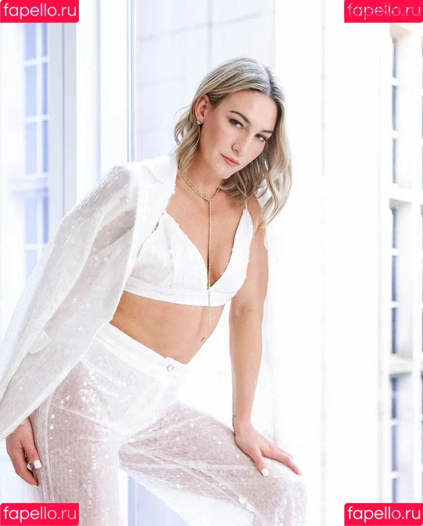 Mikaela Mayer Onlyfans Photo Gallery 