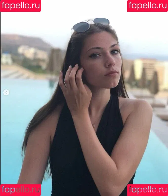 Reved Onlyfans Photo Gallery 
