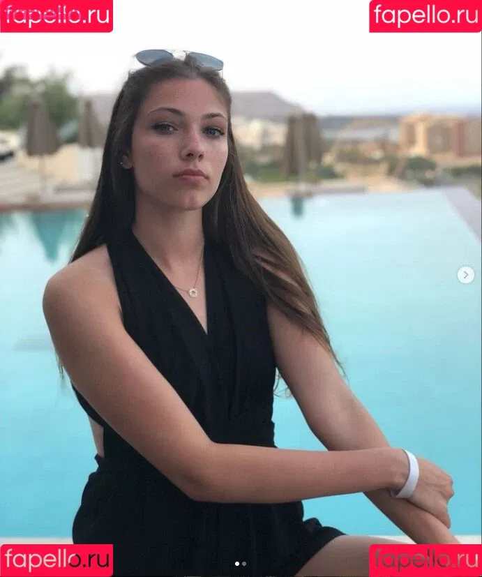Reved Onlyfans Photo Gallery 