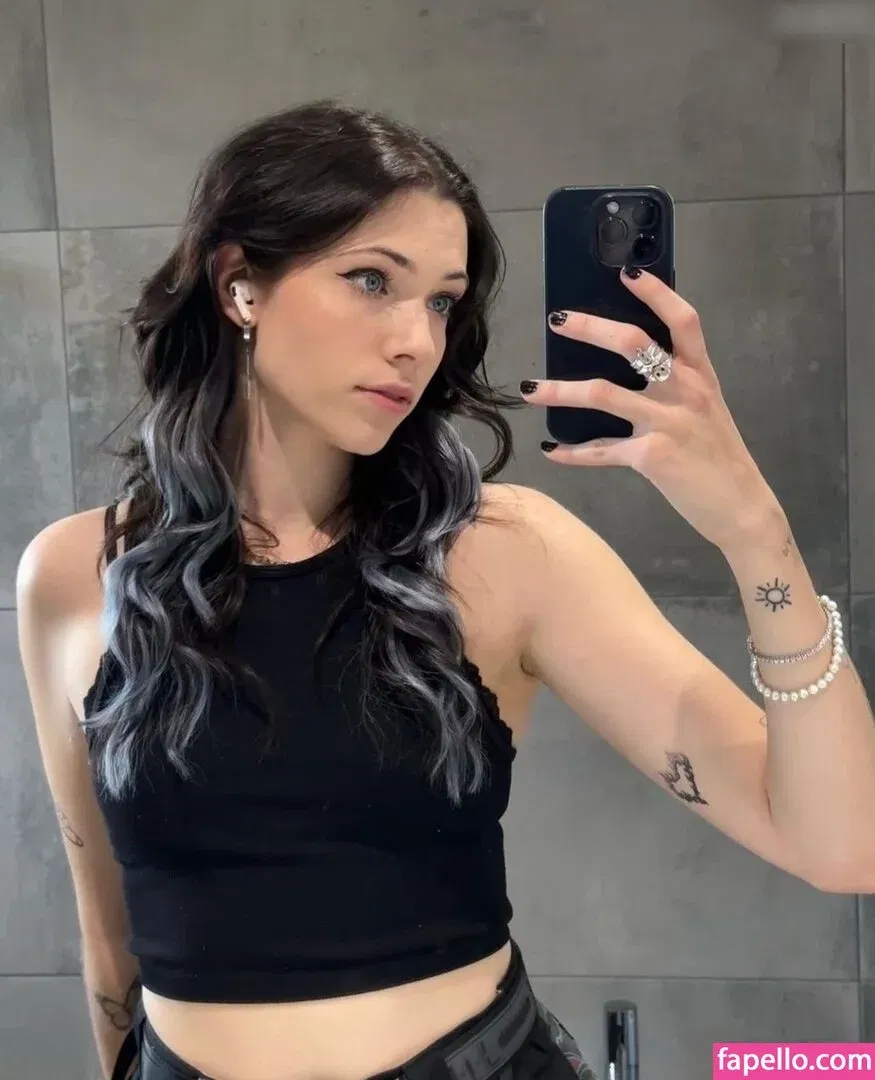 Reved Onlyfans Photo Gallery 