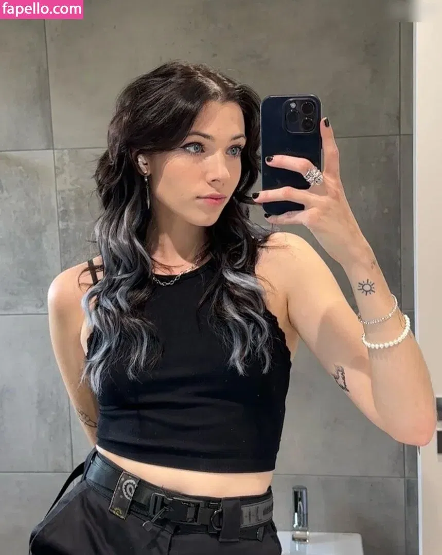 Reved Onlyfans Photo Gallery 