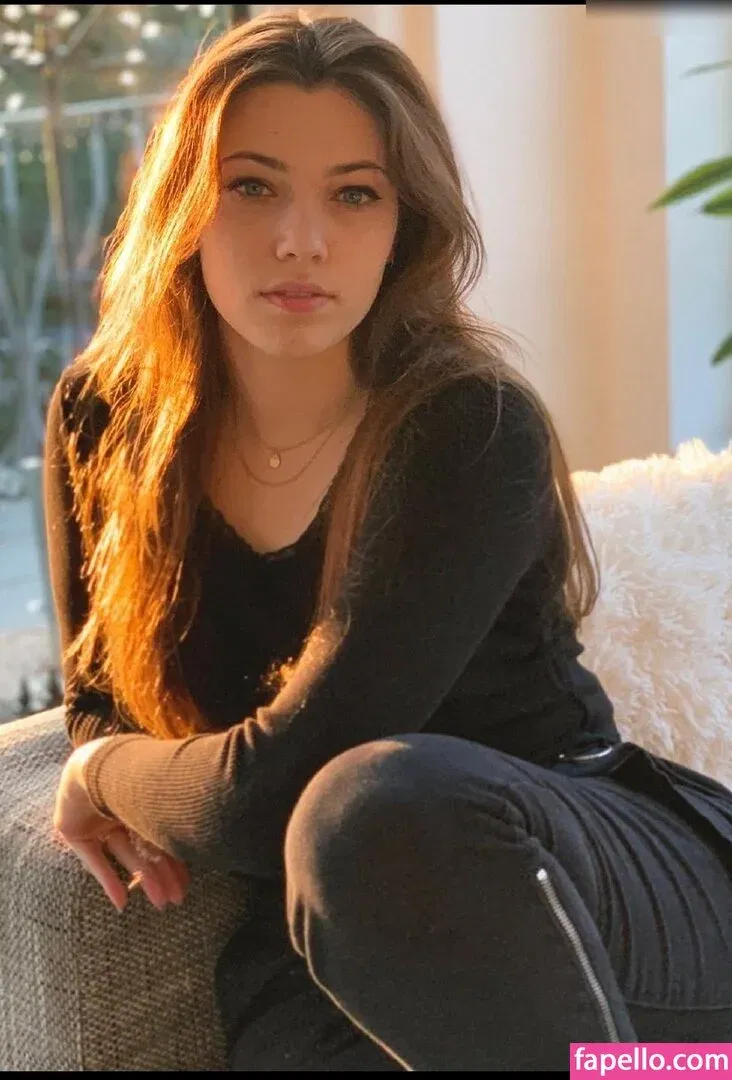 Reved Onlyfans Photo Gallery 