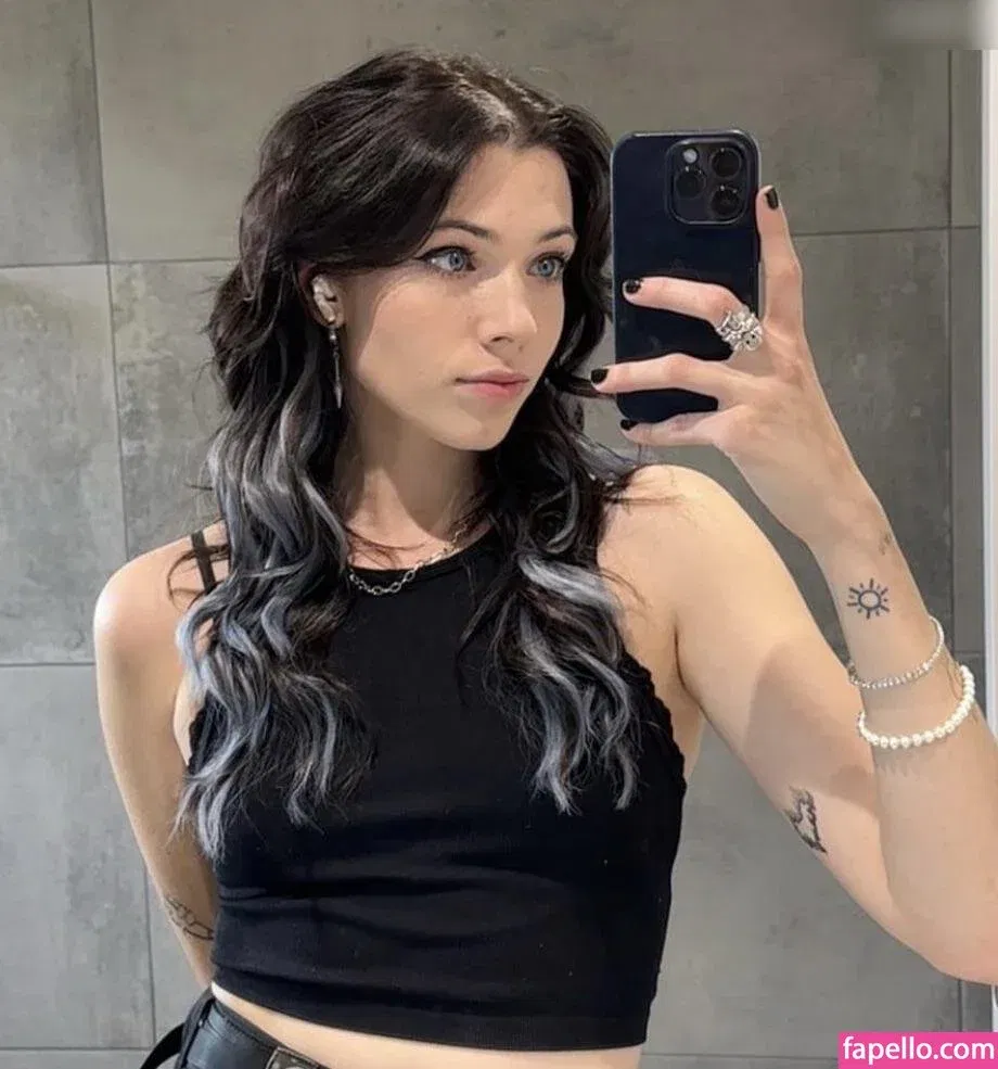 Reved Onlyfans Photo Gallery 