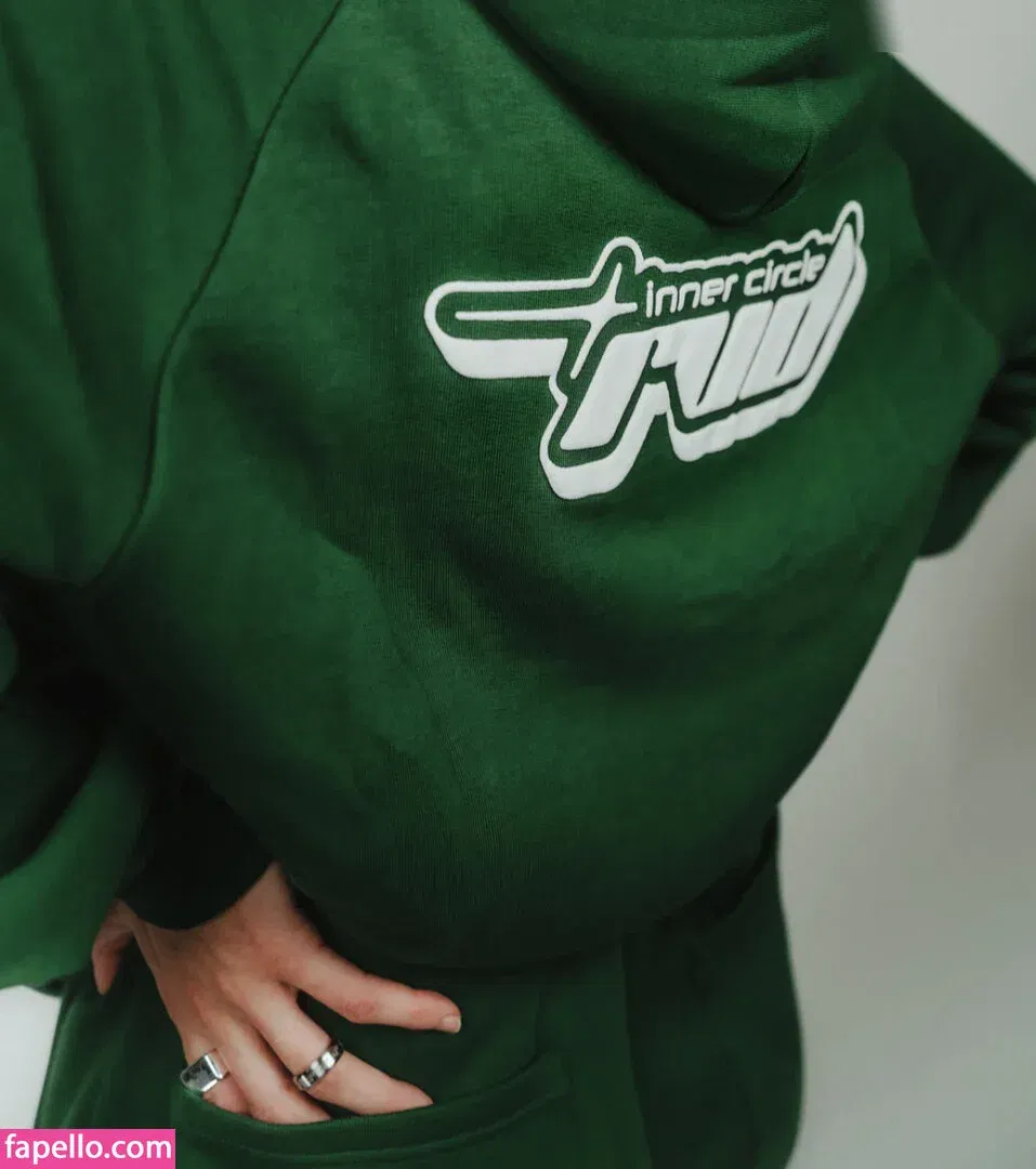 Reved Onlyfans Photo Gallery 