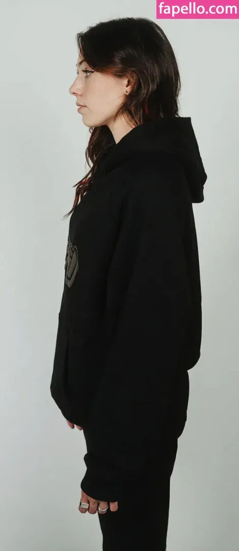 Reved Onlyfans Photo Gallery 