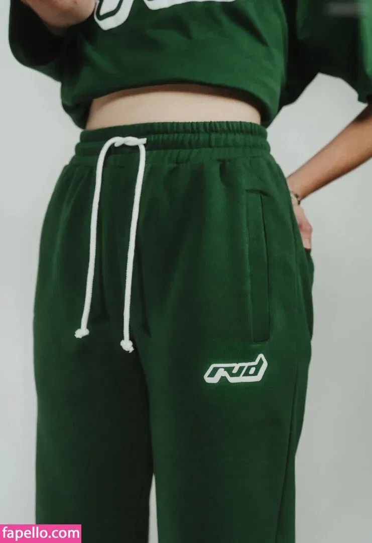 Reved Onlyfans Photo Gallery 