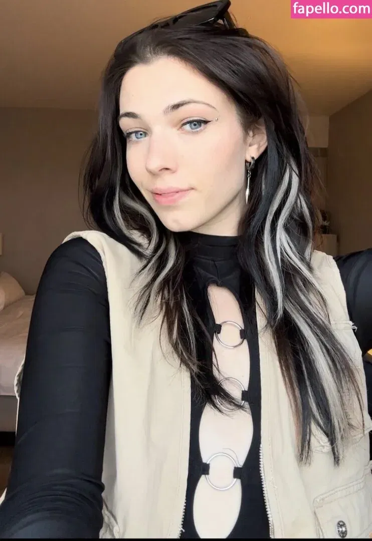 Reved Onlyfans Photo Gallery 