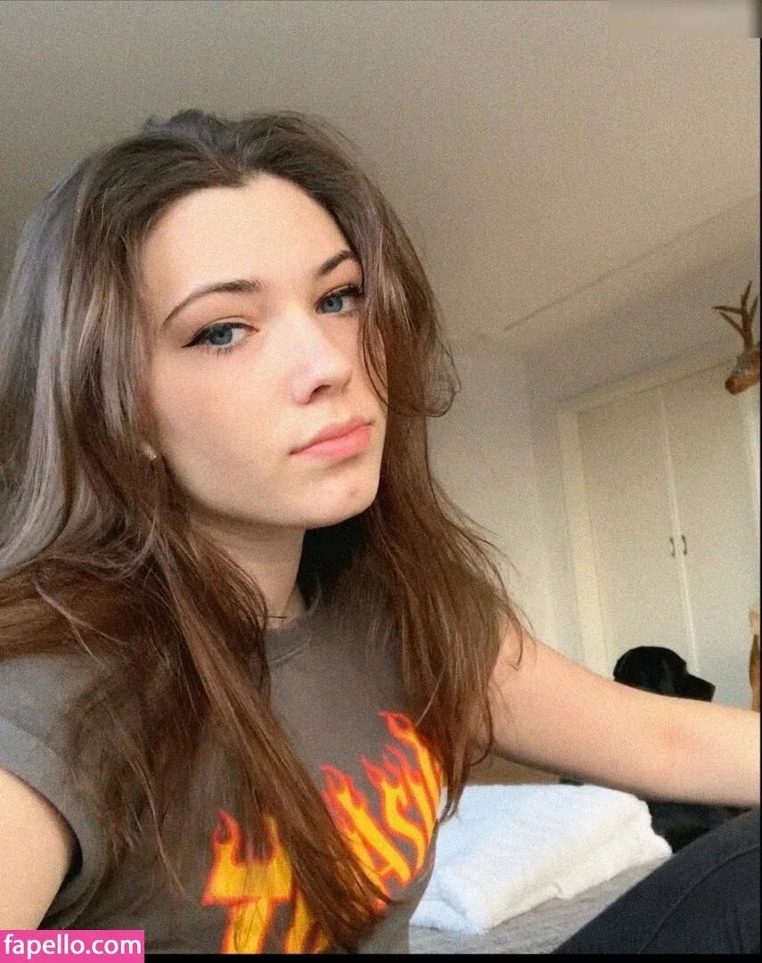 Reved Onlyfans Photo Gallery 