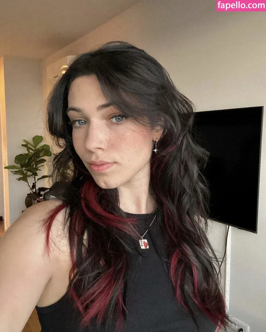 Reved Onlyfans Photo Gallery 