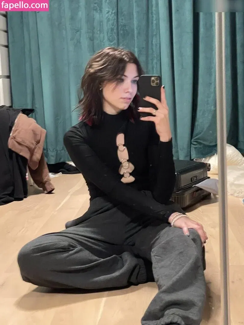 Reved Onlyfans Photo Gallery 