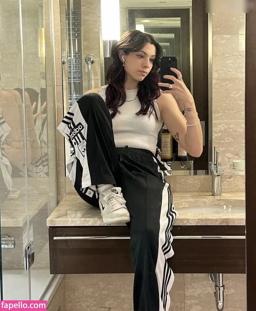 Reved Onlyfans Photo Gallery 